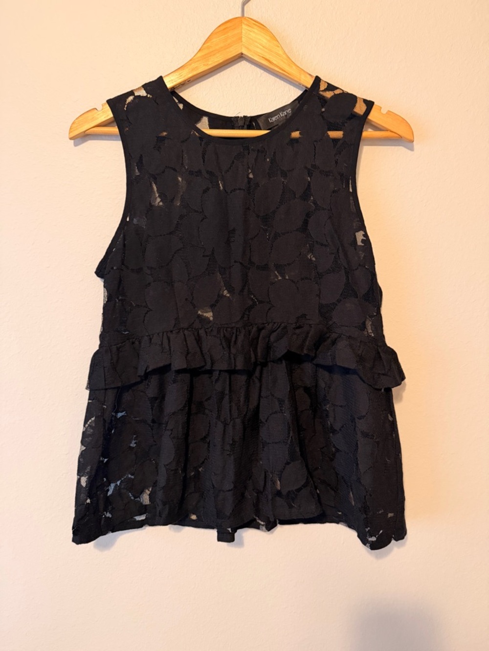 Karen Kane women’s Black Lace floral Sleeveless Peplum Camisole